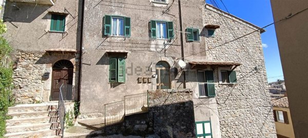 appartamento in vendita a Tolfa