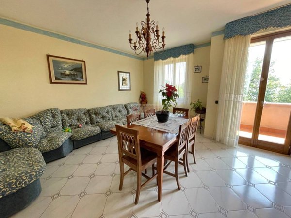 casa indipendente in vendita a Tolfa
