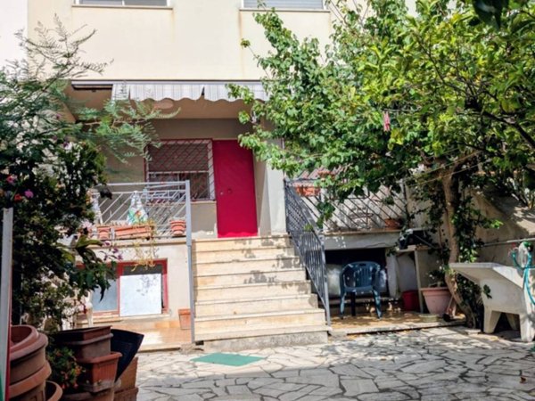 casa indipendente in vendita a Tolfa in zona Santa Severa Nord