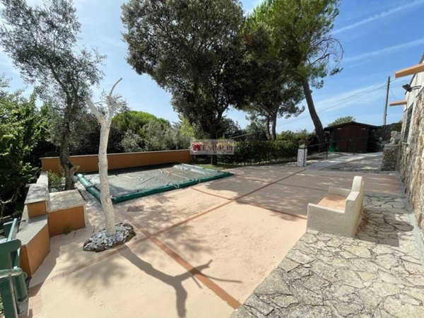 casa indipendente in vendita a Tolfa