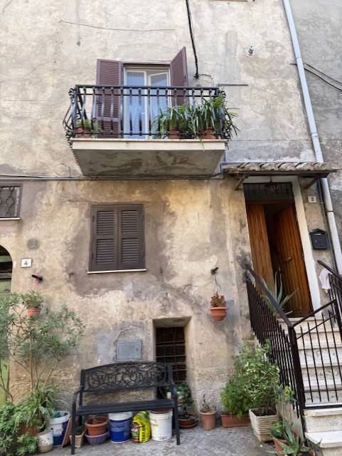casa indipendente in vendita a Tolfa