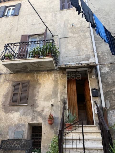 casa indipendente in vendita a Tolfa