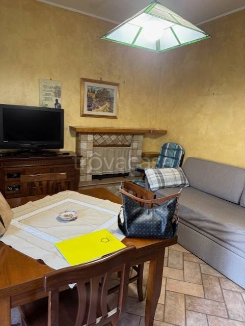 casa indipendente in vendita a Tolfa