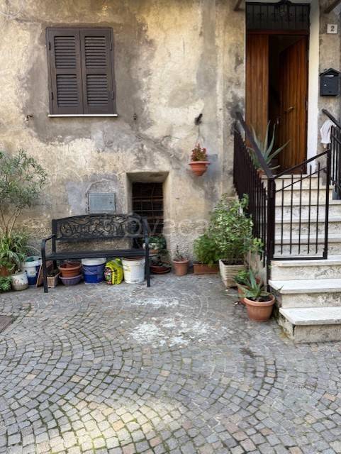 casa indipendente in vendita a Tolfa