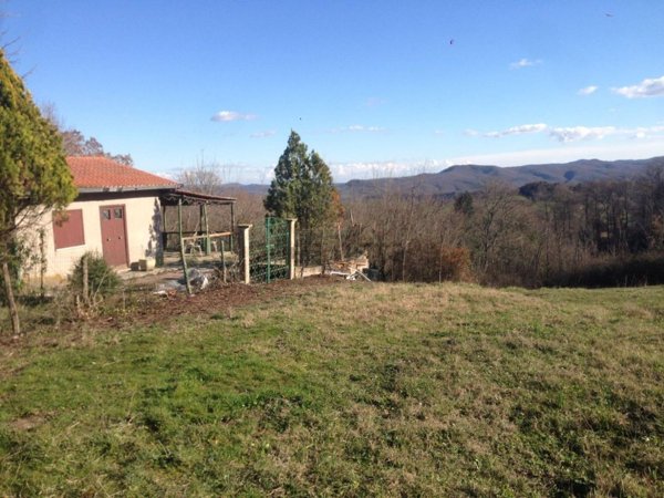 casa indipendente in vendita a Tolfa