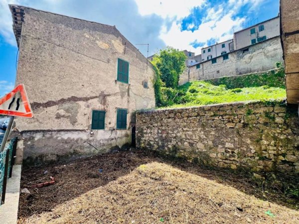 casa indipendente in vendita a Tolfa