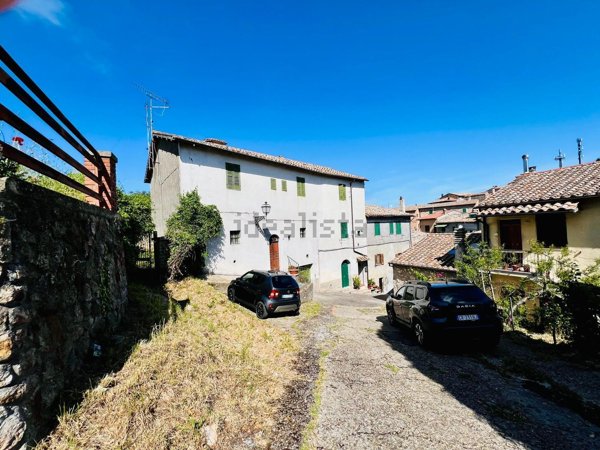casa indipendente in vendita a Tolfa