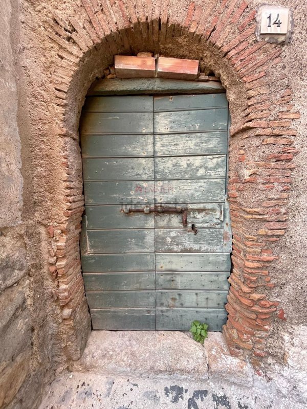 locale di sgombero in vendita a Tolfa