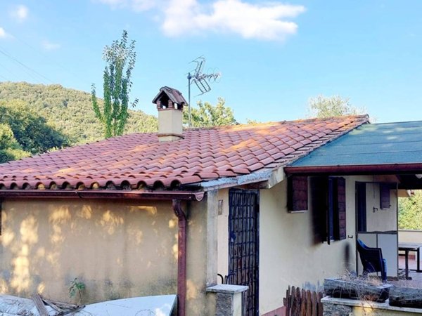 casa indipendente in vendita a Tolfa