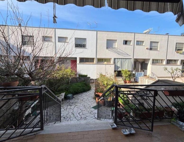 casa indipendente in vendita a Tolfa in zona Santa Severa Nord