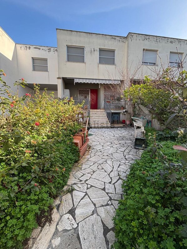 appartamento in vendita a Tolfa in zona Santa Severa Nord