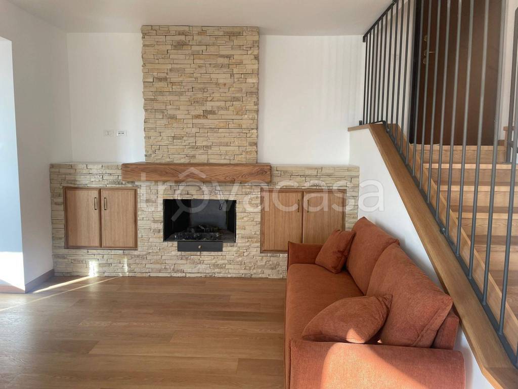 casa indipendente in vendita a Tolfa