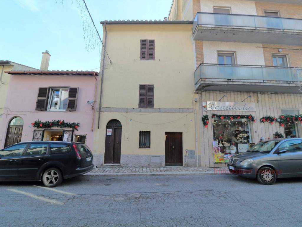 appartamento in vendita a Tolfa