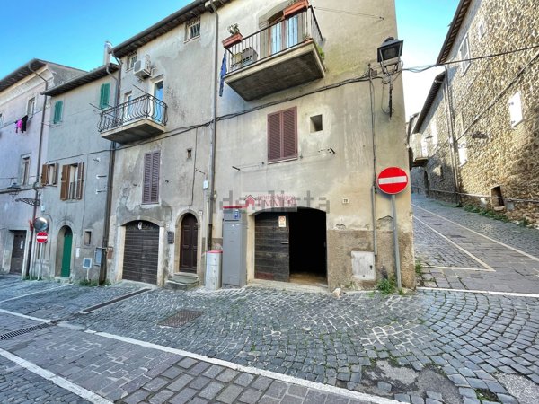 locale di sgombero in vendita a Tolfa