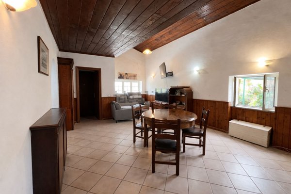 casa indipendente in vendita a Tolfa