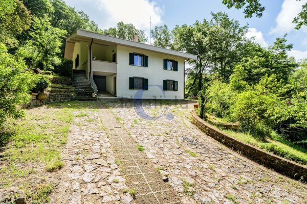 casa indipendente in vendita a Tolfa