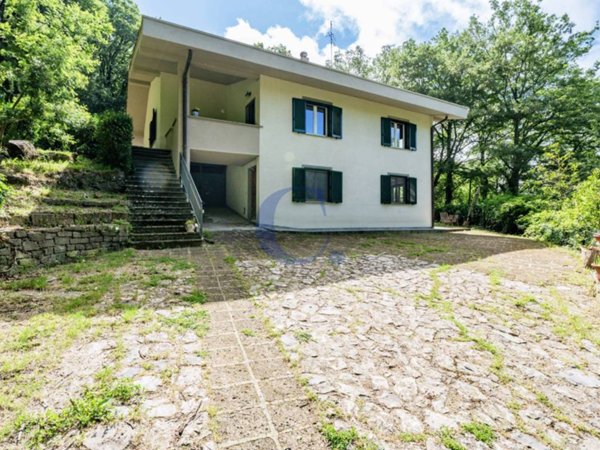 casa indipendente in vendita a Tolfa