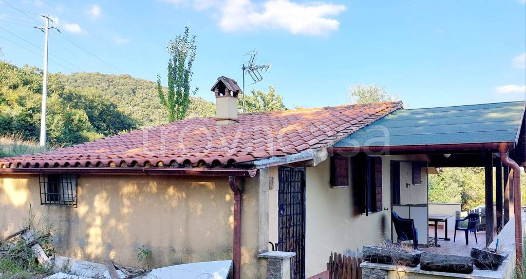 appartamento in vendita a Tolfa in zona Rota