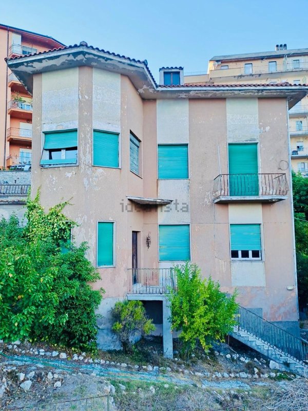 casa indipendente in vendita a Tolfa