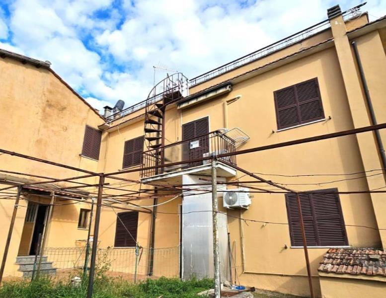 casa indipendente in vendita a Torrita Tiberina