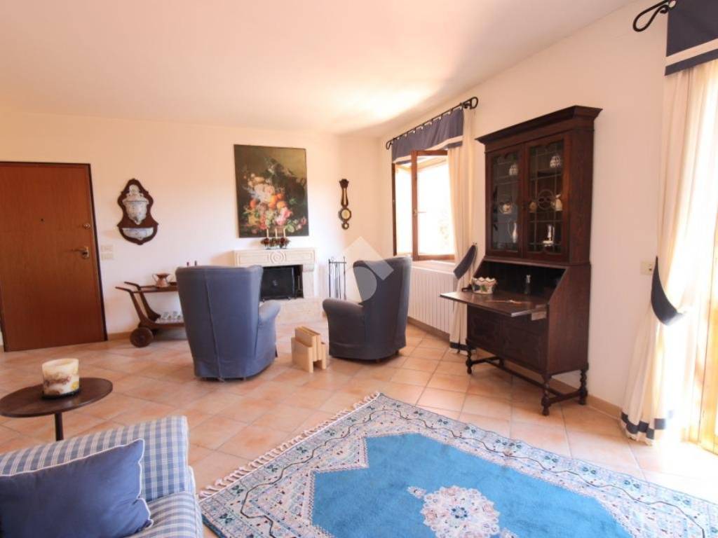 casa indipendente in vendita a Torrita Tiberina
