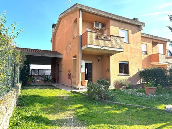 casa indipendente in vendita a Torrita Tiberina