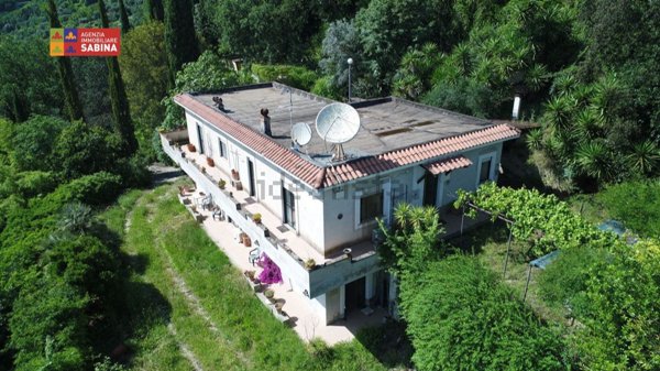 casa indipendente in vendita a Torrita Tiberina