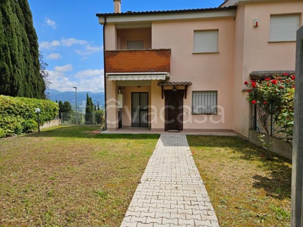 casa indipendente in vendita a Torrita Tiberina