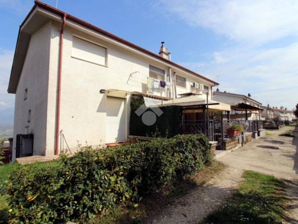 casa indipendente in vendita a Torrita Tiberina