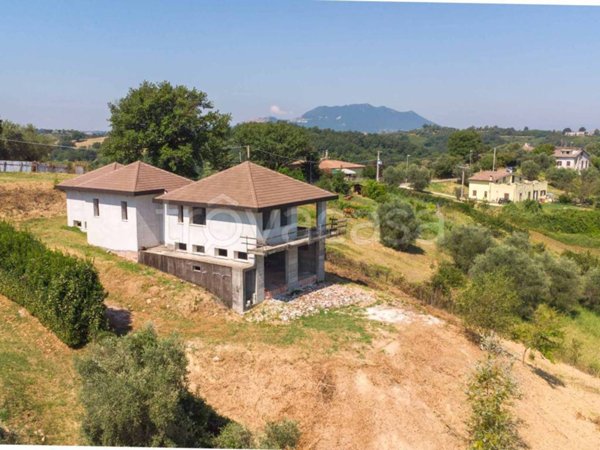 casa indipendente in vendita a Torrita Tiberina