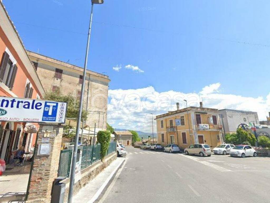 locale commerciale in vendita a Torrita Tiberina
