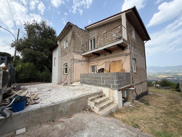 casa indipendente in vendita a Torrita Tiberina