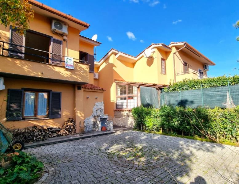 villa in vendita a Trevignano Romano