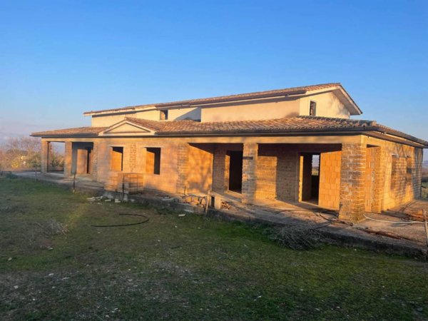 casa indipendente in vendita a Trevignano Romano