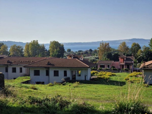 intera palazzina in vendita a Trevignano Romano