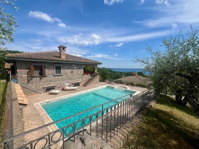 casa indipendente in vendita a Trevignano Romano