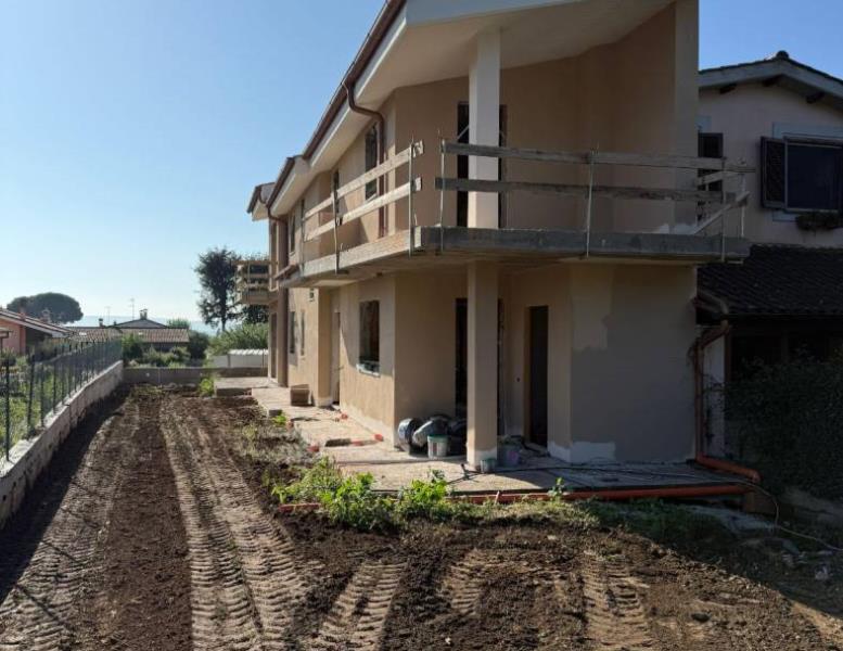 casa indipendente in vendita a Trevignano Romano