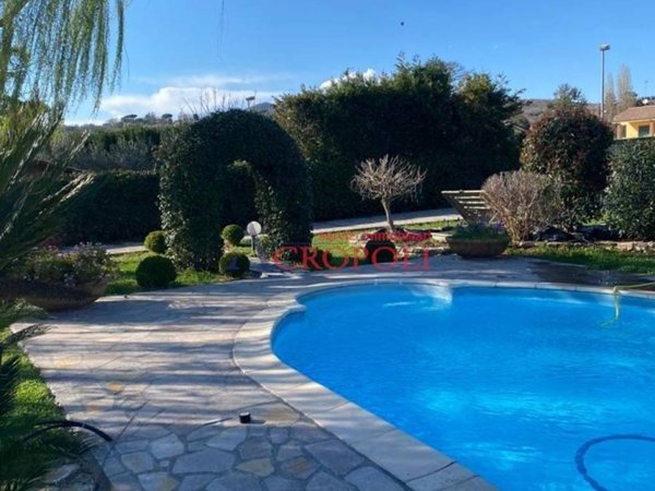 casa indipendente in vendita a Trevignano Romano