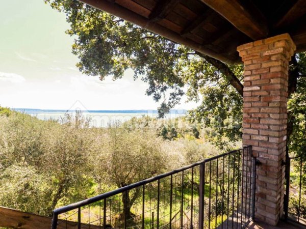 casa indipendente in vendita a Trevignano Romano