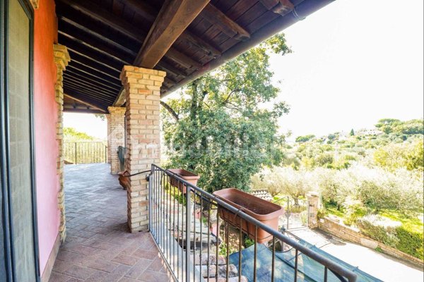 casa indipendente in vendita a Trevignano Romano