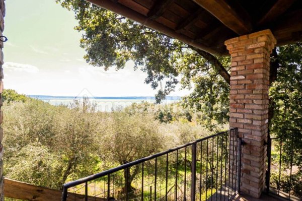 casa indipendente in vendita a Trevignano Romano