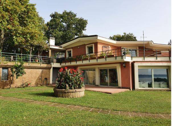 villa in vendita a Trevignano Romano