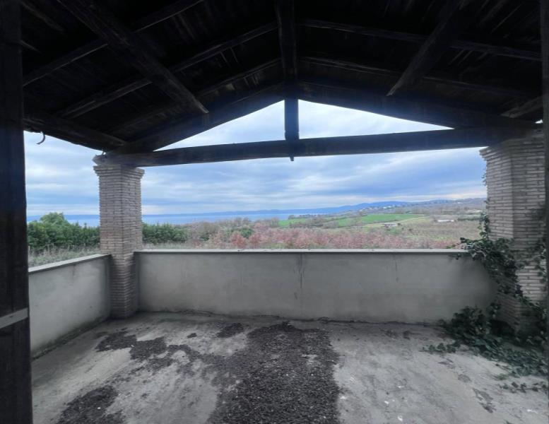 casa indipendente in vendita a Trevignano Romano