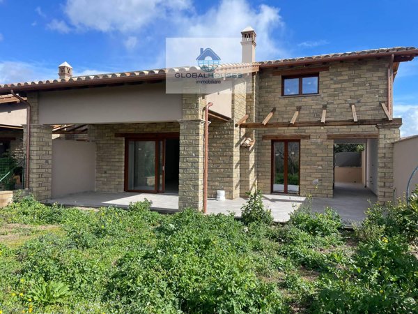 casa indipendente in vendita a Trevignano Romano