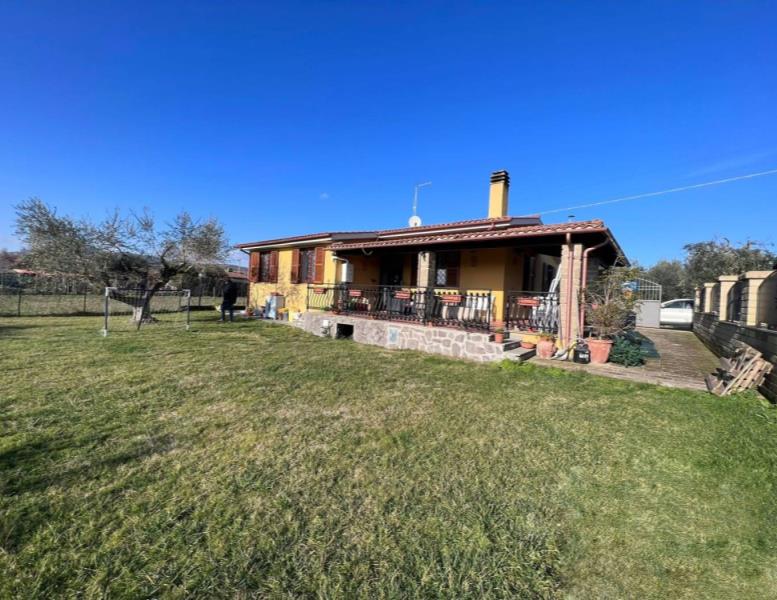 casa indipendente in vendita a Trevignano Romano
