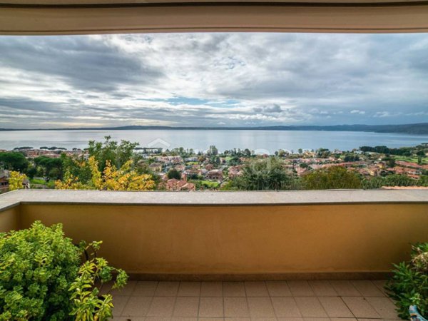 casa indipendente in vendita a Trevignano Romano