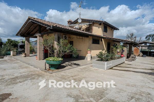 casa indipendente in vendita a Trevignano Romano