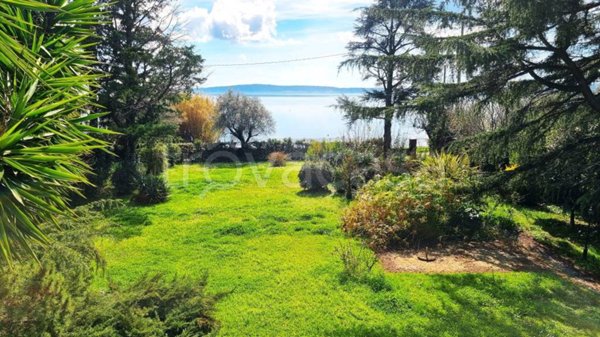 casa indipendente in vendita a Trevignano Romano