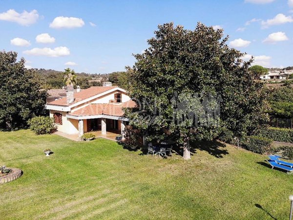 casa indipendente in vendita a Trevignano Romano