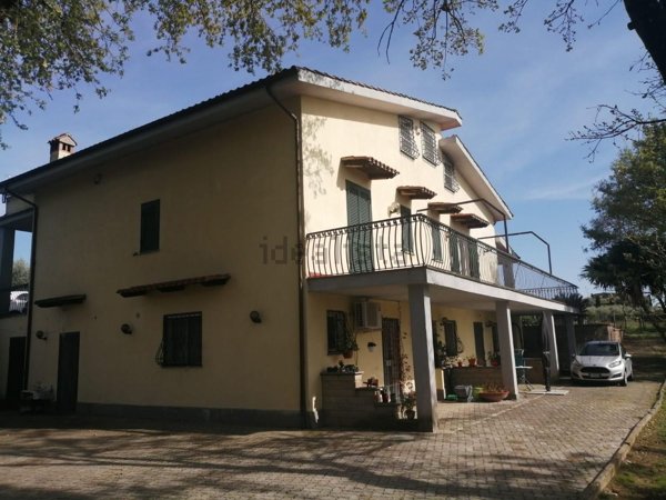 casa indipendente in vendita a Trevignano Romano